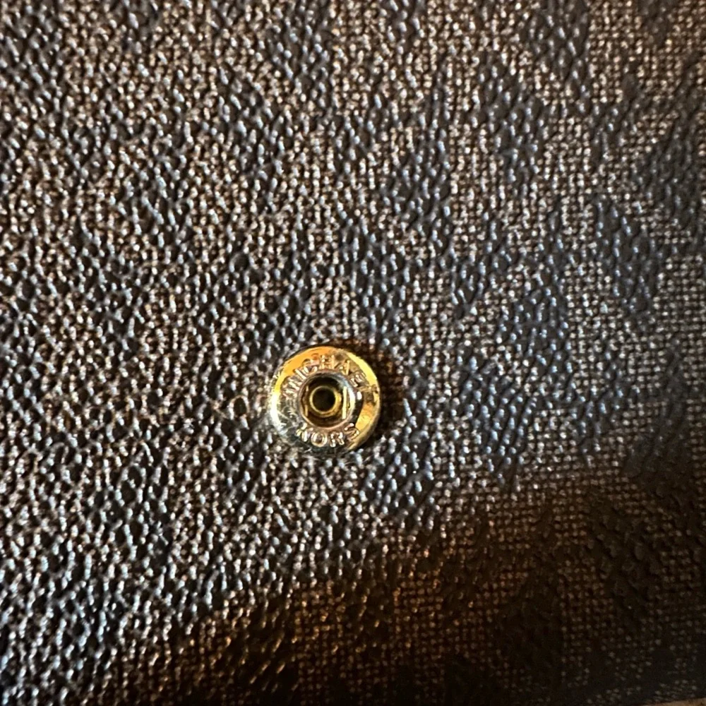 Michael Kors Fulton Carryall Wallet - Picture 7 of 11